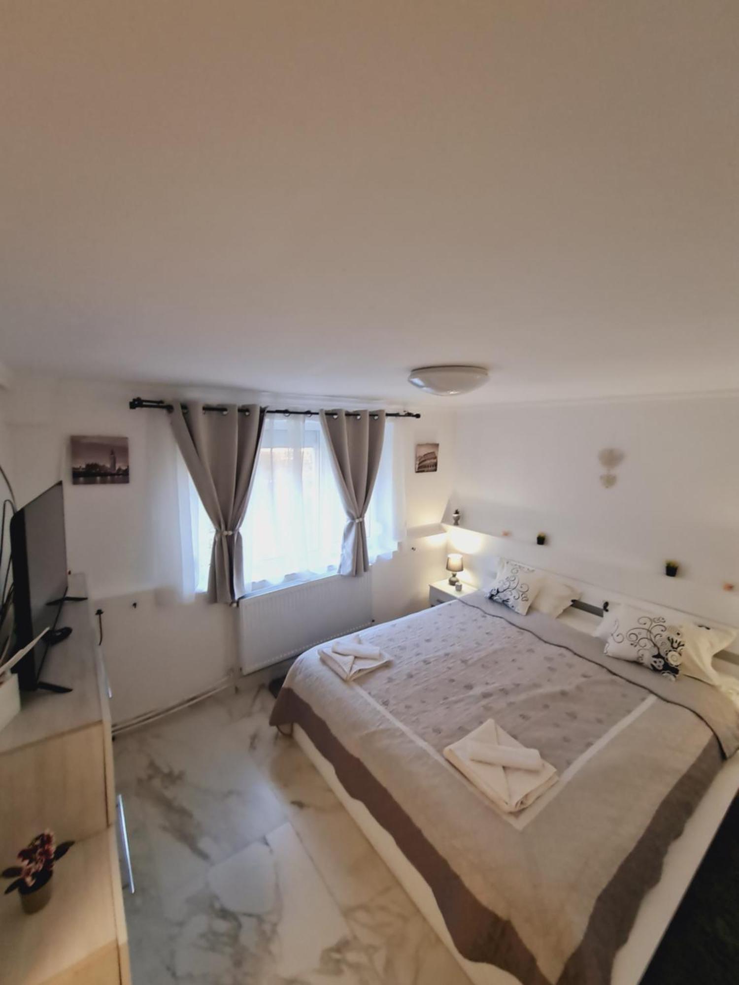 Cazare Apartamente Iris Băile Felix エクステリア 写真